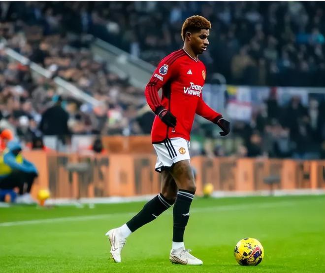 曼联前锋拉什福德伤愈归队，有望首发